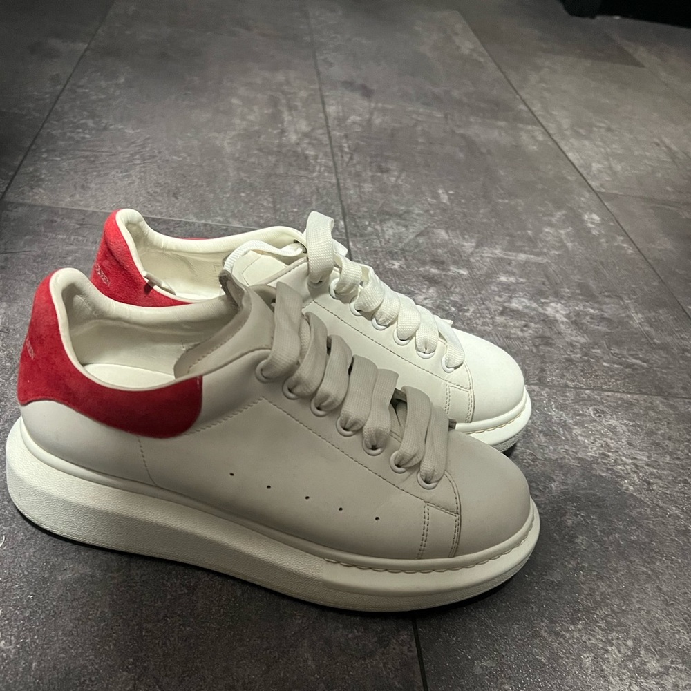 ALEXANDER MCQUEEN CHUNKY SOLE SNEAKERS 41